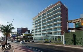 Apartamento na Barra! Prédio frente mar ! Expresso 2222